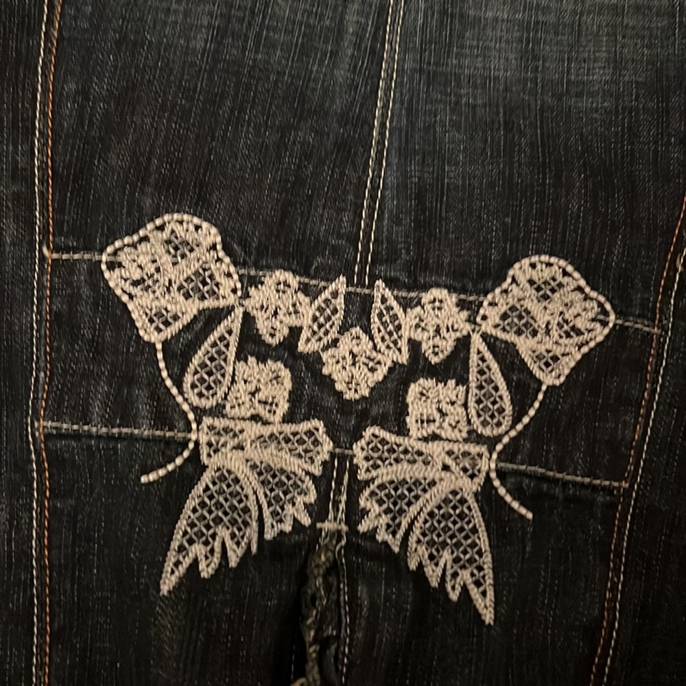 Dark Wash Women's Denim Jacket with Distressed Trim - Picture 4 of 4